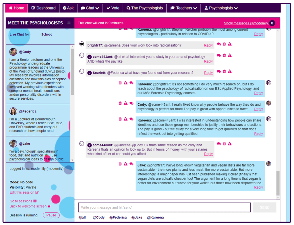A screenshot of a live chat, with students talking to psychologists